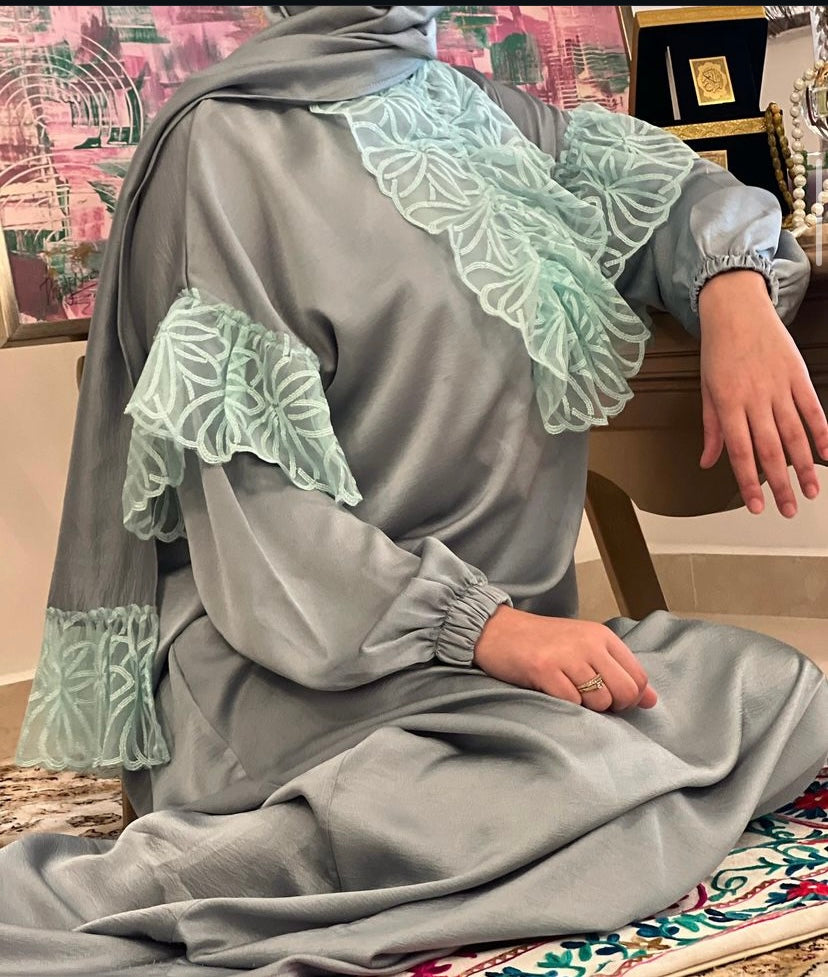 Abaya de prière tissu crêpe satin mat